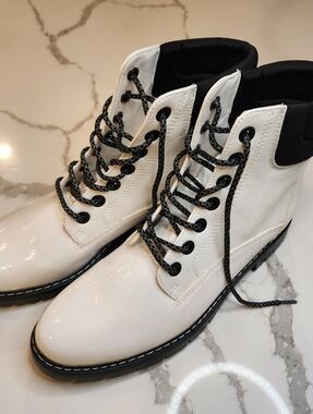 NWOT Limelight White Pleather Lace-Up Ankle Boots